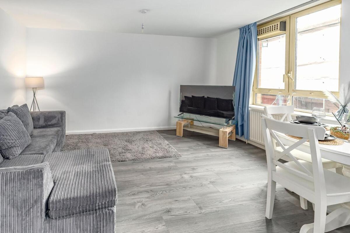 2 Bedrooms In The Heart Of Covent Garden *